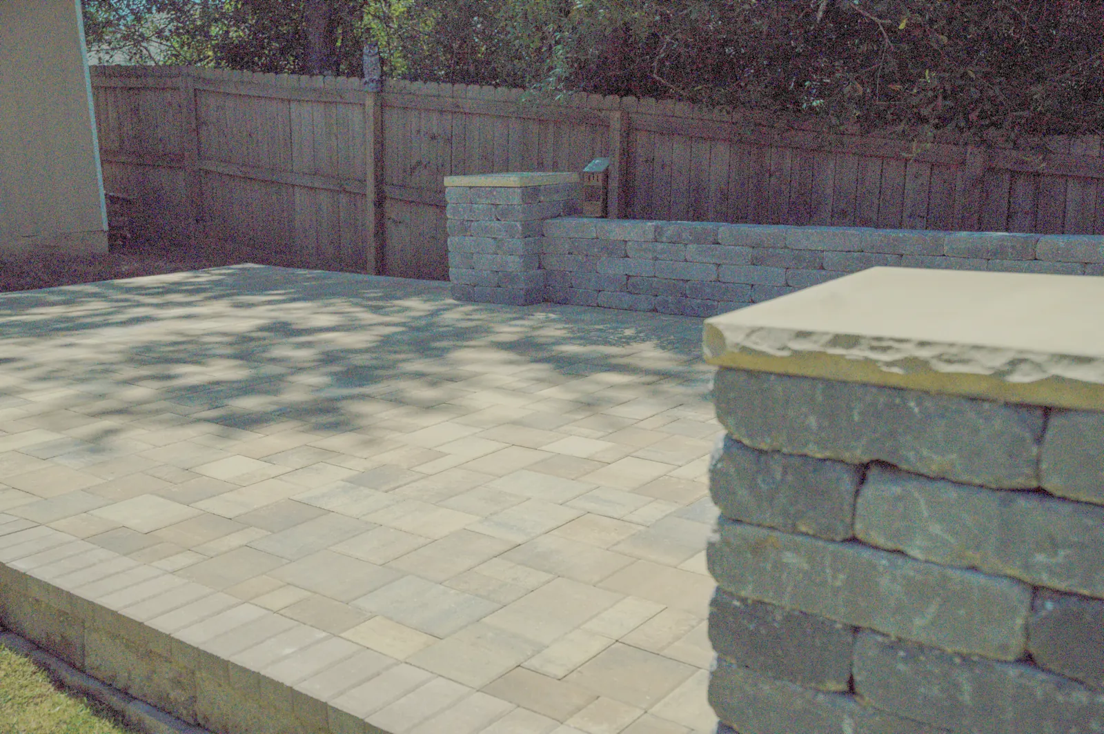 Block retaining wall and pillar built in Baldwin County, Alabama
